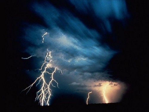 http://www.chicoltrane.free.fr/images3/thunder_and_lightning.jpg